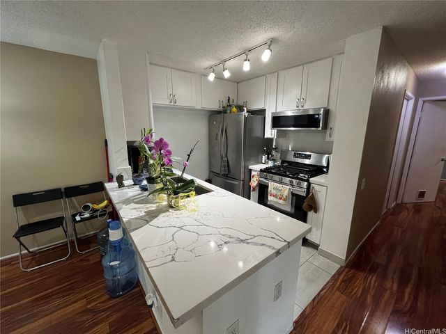 91-253 Hanapouli Circle 19C, Ewa Beach, HI 96706