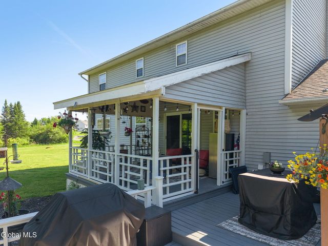 4 Canter Lane, Johnstown, NY 12095