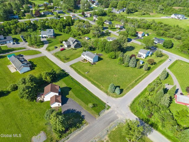 4 Canter Lane, Johnstown, NY 12095