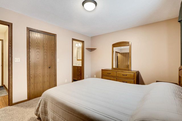 917 10th AVENUE N, Onalaska, WI 54650