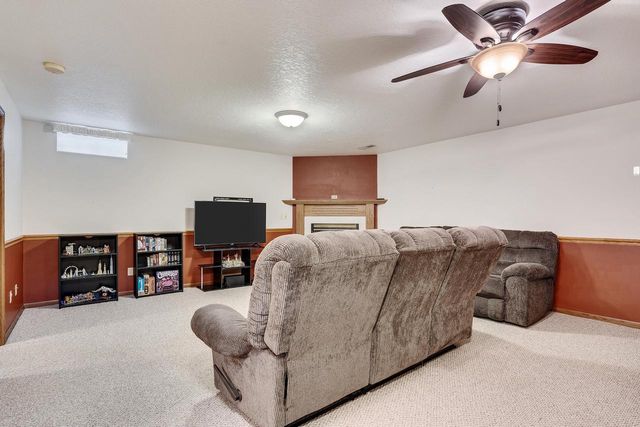 917 10th AVENUE N, Onalaska, WI 54650