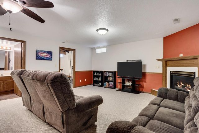 917 10th AVENUE N, Onalaska, WI 54650