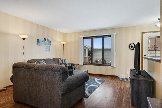 917 10th AVENUE N, Onalaska, WI 54650