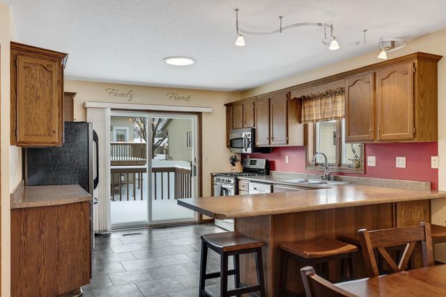 917 10th AVENUE N, Onalaska, WI 54650