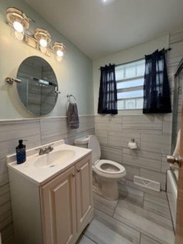 2900 E 101ST Street, Chicago, IL 60617