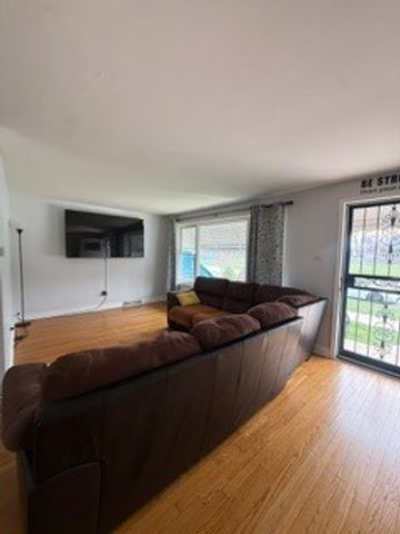 2900 E 101ST Street, Chicago, IL 60617