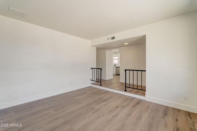 5619 W HARTFORD Avenue, Glendale, AZ 85308