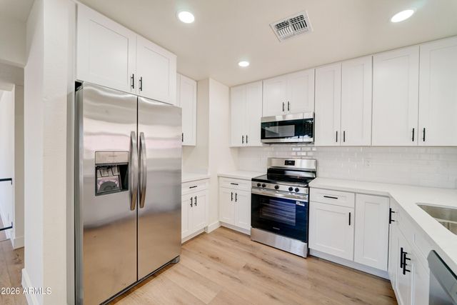 5619 W HARTFORD Avenue, Glendale, AZ 85308