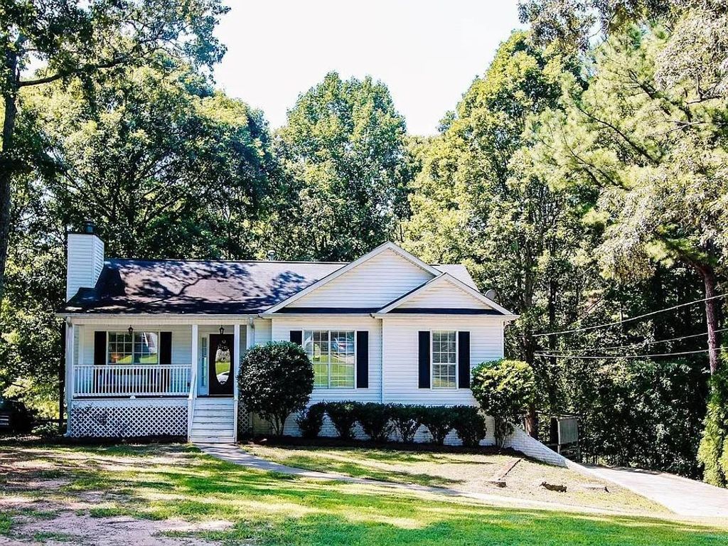 316 Winchester Drive, Sharpsburg, GA 30277