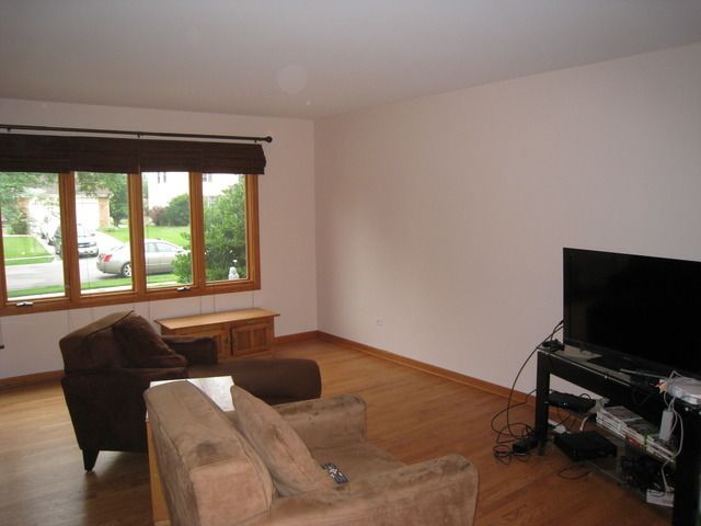 706 N Point Drive, Schaumburg, IL 60193