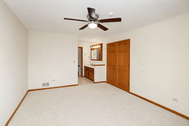 706 N Point Drive, Schaumburg, IL 60193