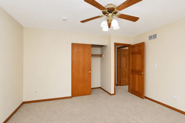 706 N Point Drive, Schaumburg, IL 60193