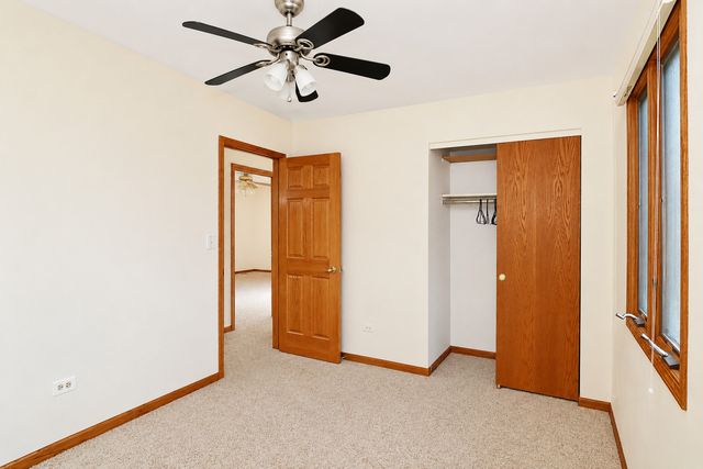 706 N Point Drive, Schaumburg, IL 60193