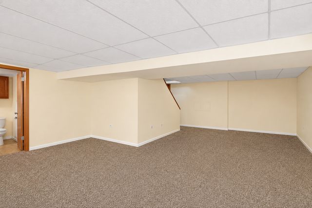 706 N Point Drive, Schaumburg, IL 60193