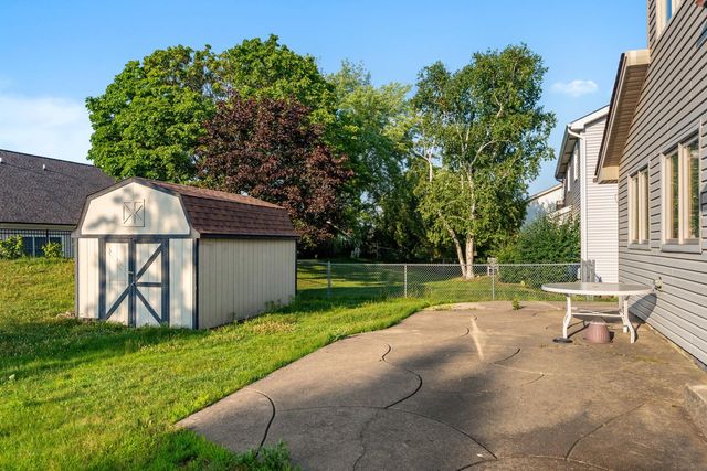 706 N Point Drive, Schaumburg, IL 60193