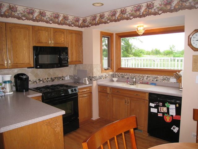 706 N Point Drive, Schaumburg, IL 60193