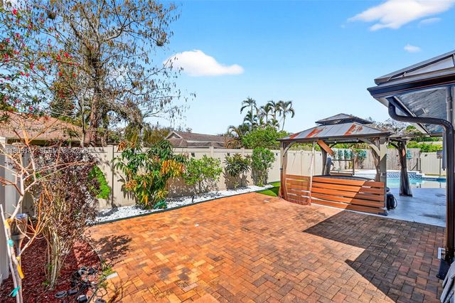 13808 Geranium Pl, Wellington, FL 33414