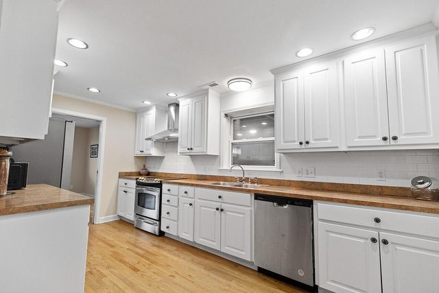 2422 Highway 174, Edisto Island, SC 29438