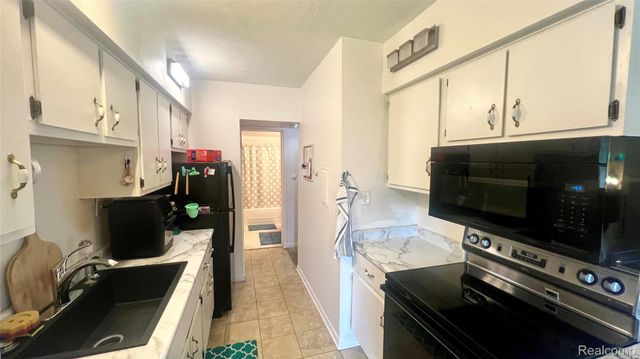 33007 Fargo Street, Livonia, MI 48152