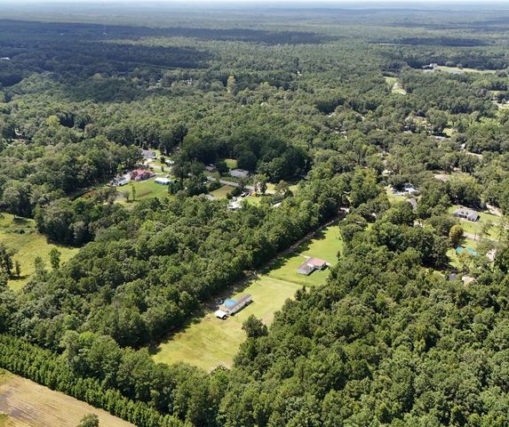 5077 Comments Road, Hollywood, SC 29449