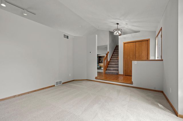 10791 Alberton Way, Inver Grove Heights, MN 55077