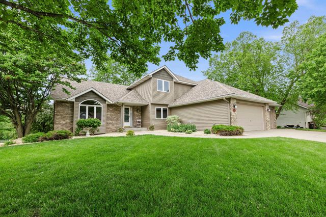 10791 Alberton Way, Inver Grove Heights, MN 55077