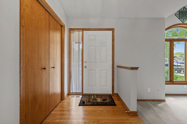 10791 Alberton Way, Inver Grove Heights, MN 55077