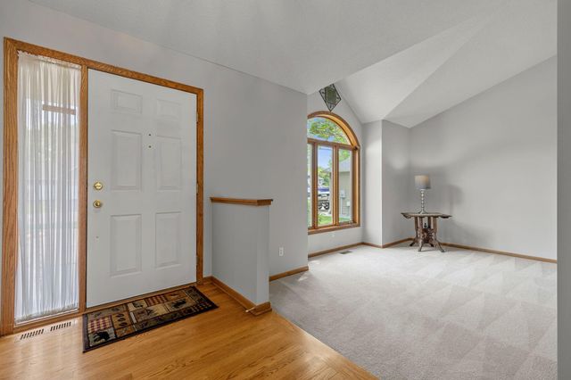 10791 Alberton Way, Inver Grove Heights, MN 55077