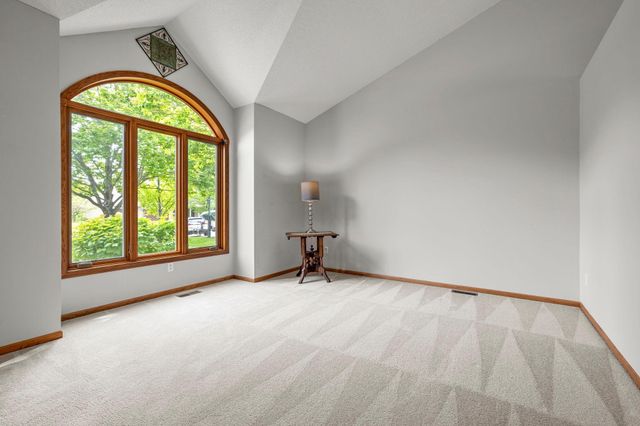 10791 Alberton Way, Inver Grove Heights, MN 55077