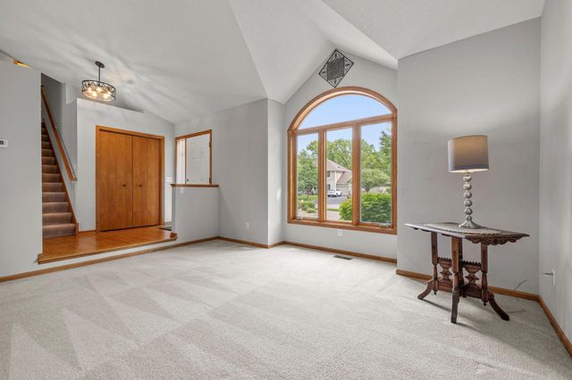 10791 Alberton Way, Inver Grove Heights, MN 55077