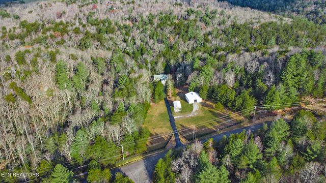 694 Meridian Rd, Crossville, TN 38555