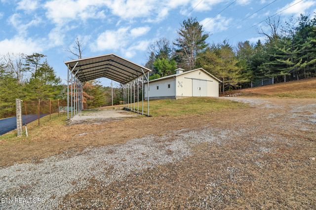 694 Meridian Rd, Crossville, TN 38555