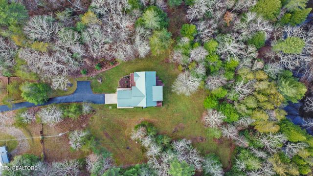 694 Meridian Rd, Crossville, TN 38555