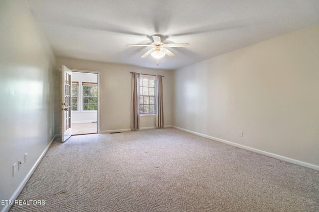 694 Meridian Rd, Crossville, TN 38555