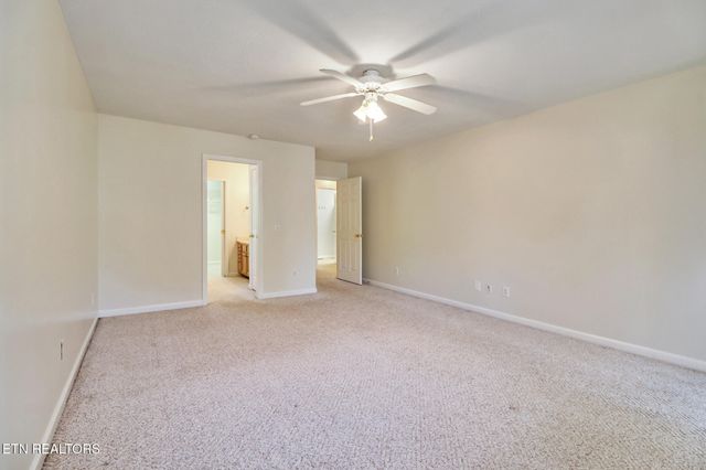 694 Meridian Rd, Crossville, TN 38555