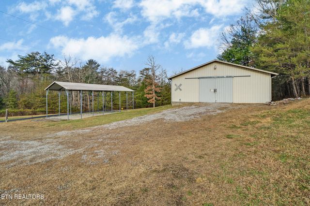 694 Meridian Rd, Crossville, TN 38555