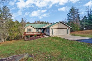 694 Meridian Rd, Crossville, TN 38555