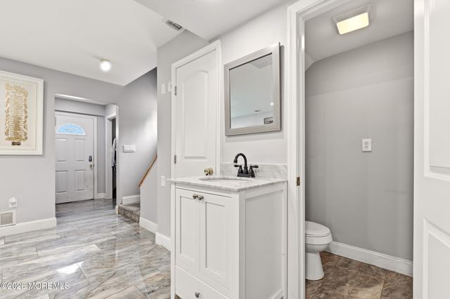 840 Woodland Drive, Lakewood, NJ 08701