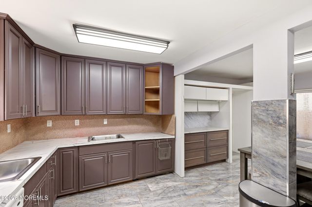840 Woodland Drive, Lakewood, NJ 08701