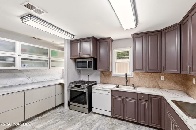 840 Woodland Drive, Lakewood, NJ 08701