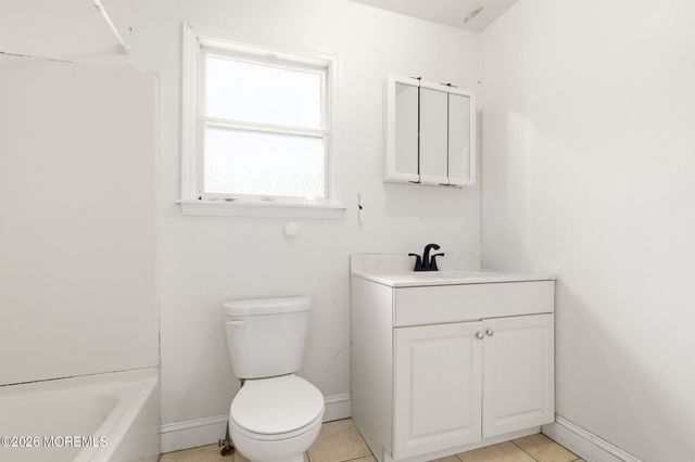 840 Woodland Drive, Lakewood, NJ 08701