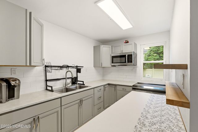 840 Woodland Drive, Lakewood, NJ 08701