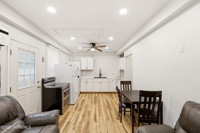 840 Woodland Drive, Lakewood, NJ 08701