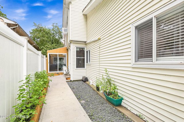 840 Woodland Drive, Lakewood, NJ 08701