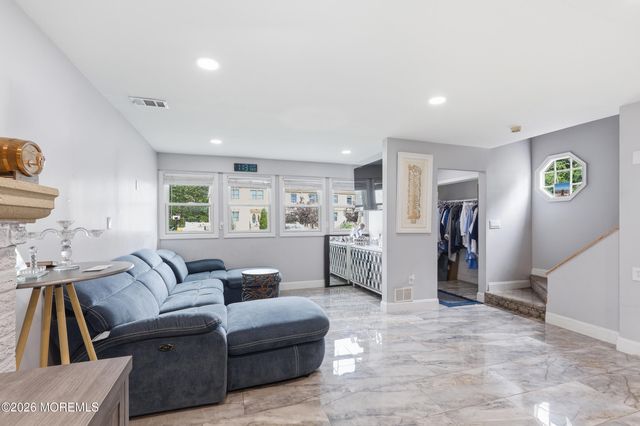 840 Woodland Drive, Lakewood, NJ 08701