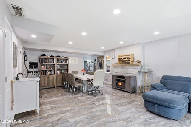 840 Woodland Drive, Lakewood, NJ 08701
