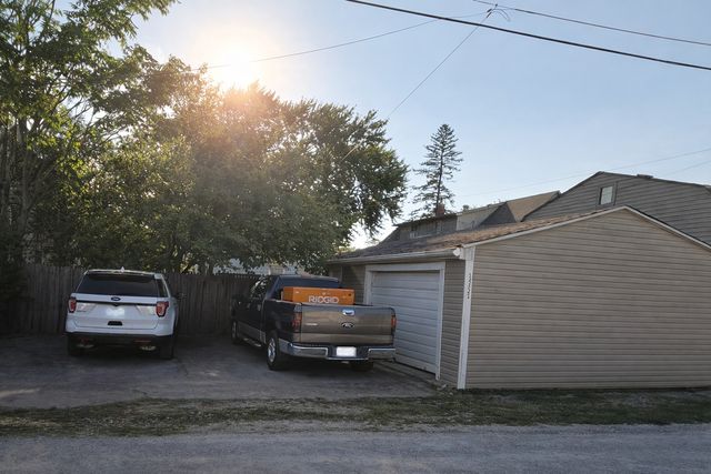 14321 S Mckinley Avenue, Posen, IL 60469