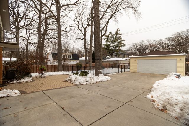 139 Thatcher Avenue, River Forest, IL 60305