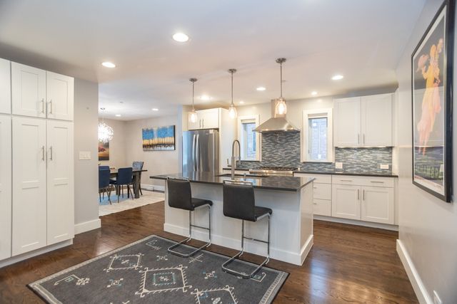 139 Thatcher Avenue, River Forest, IL 60305