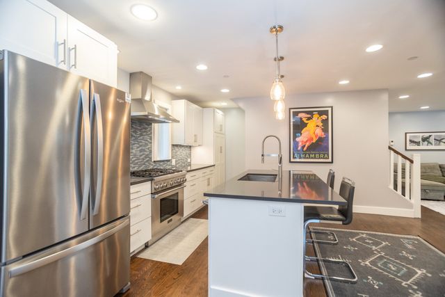 139 Thatcher Avenue, River Forest, IL 60305